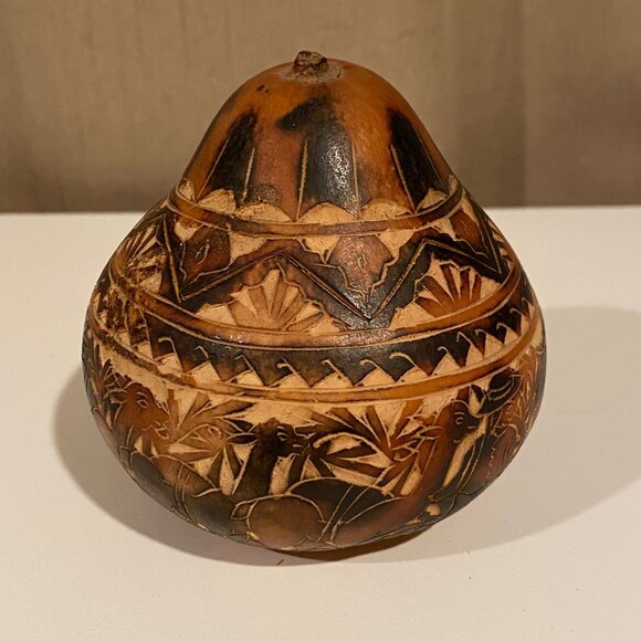 Peruvian Hand-Carved Gourd Container‎ 4x4.5” Folk Art Decorative Box - Picture 1 of 4